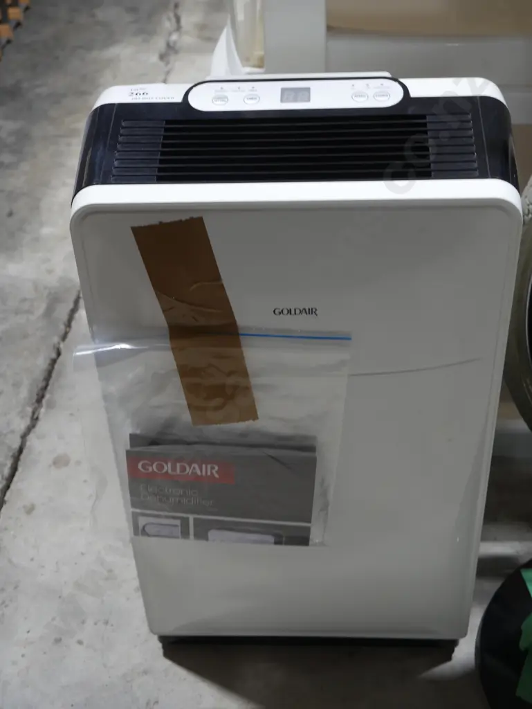 Goldair dehumidifier Image 1++