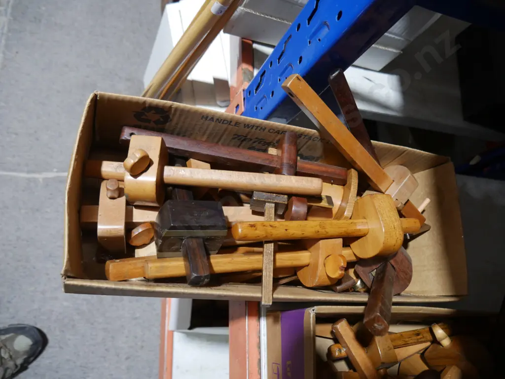 Assorted marking gauges Image 1++