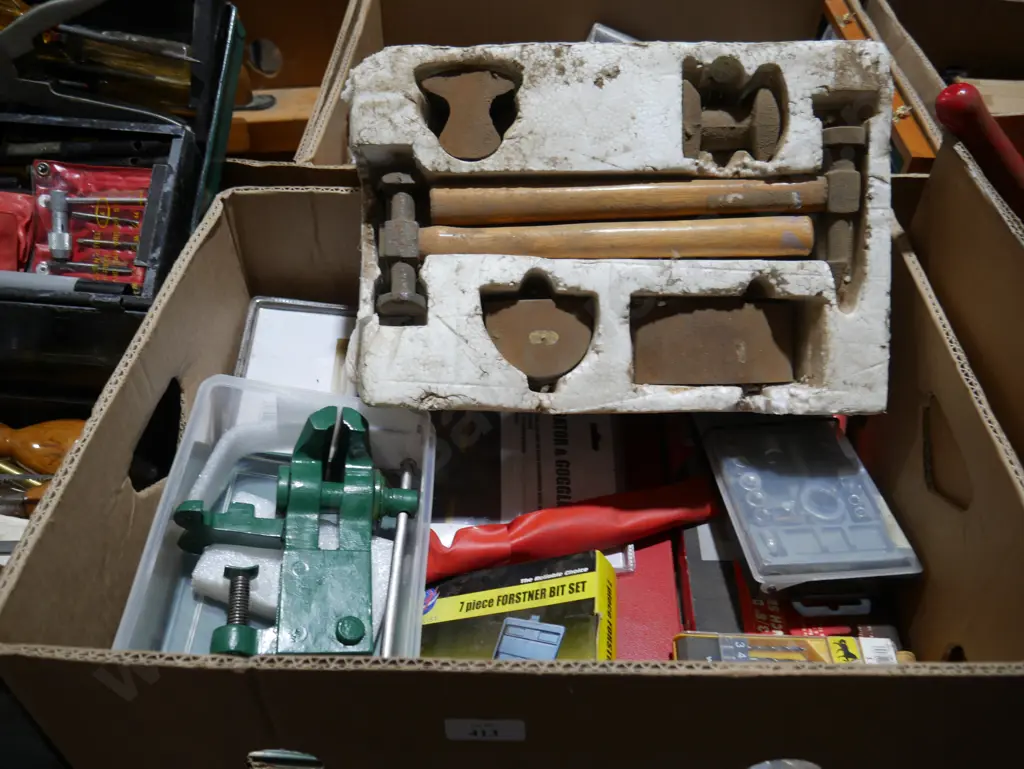 Assorted tools Image 1++