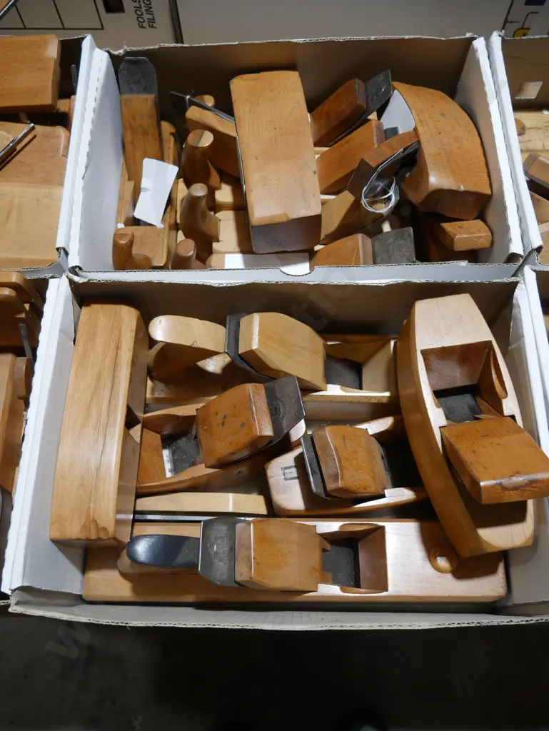 2 boxes wood planes Image 1++