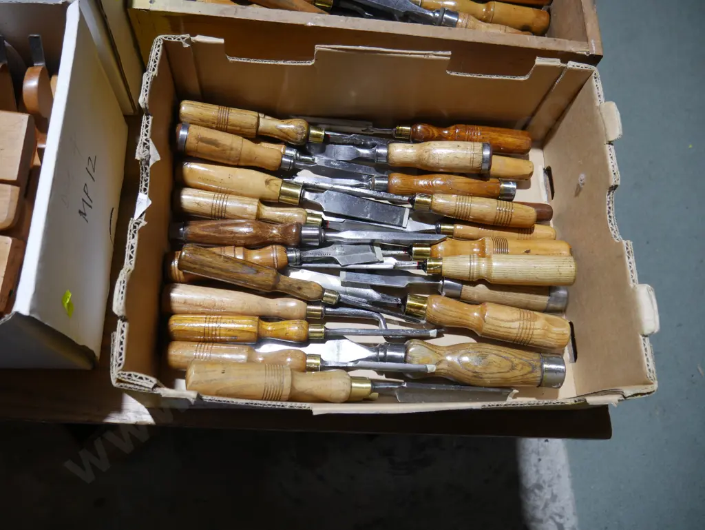 Box of chisels Image 1++