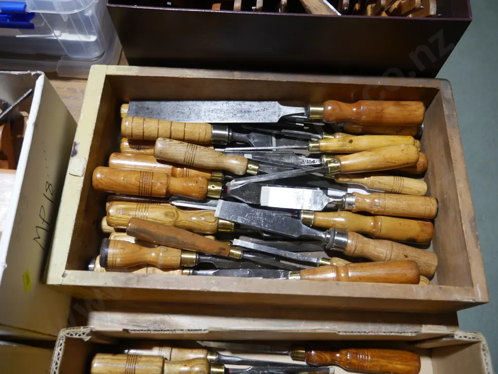 Box of chisels Image 1++