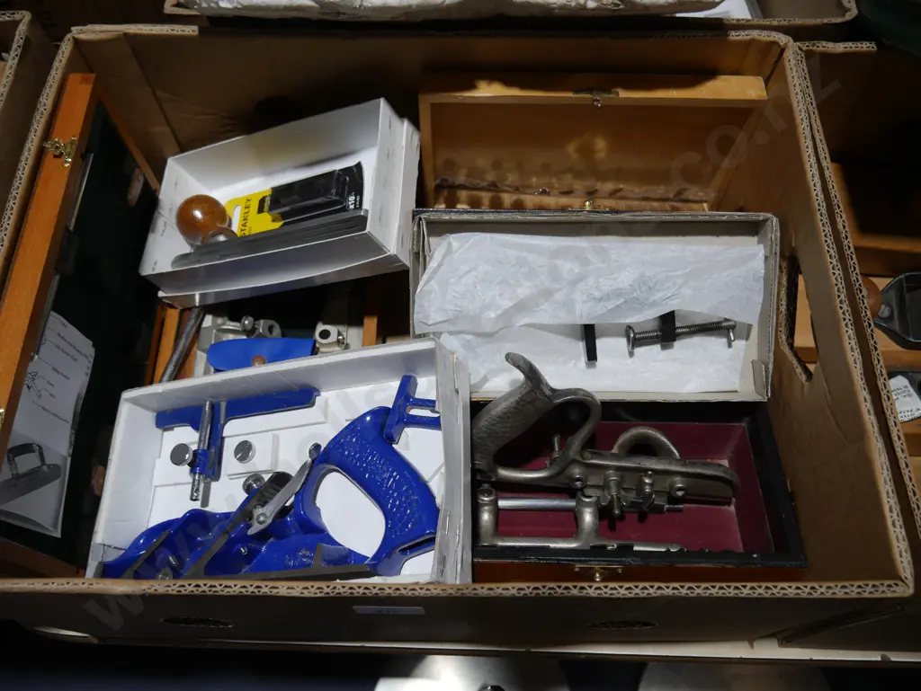 Box of vintage tools Image 1++