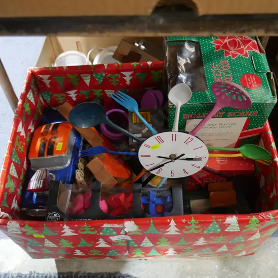 Toys, clock, singing Santa etc