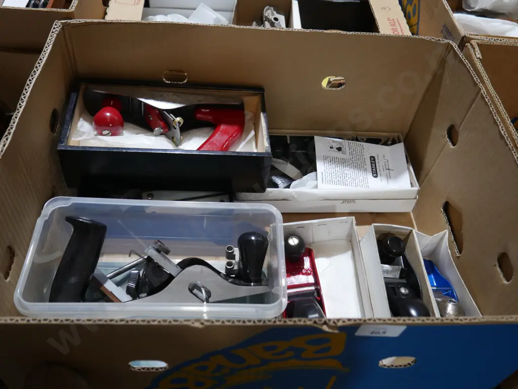 Assorted wood planes Image 1++