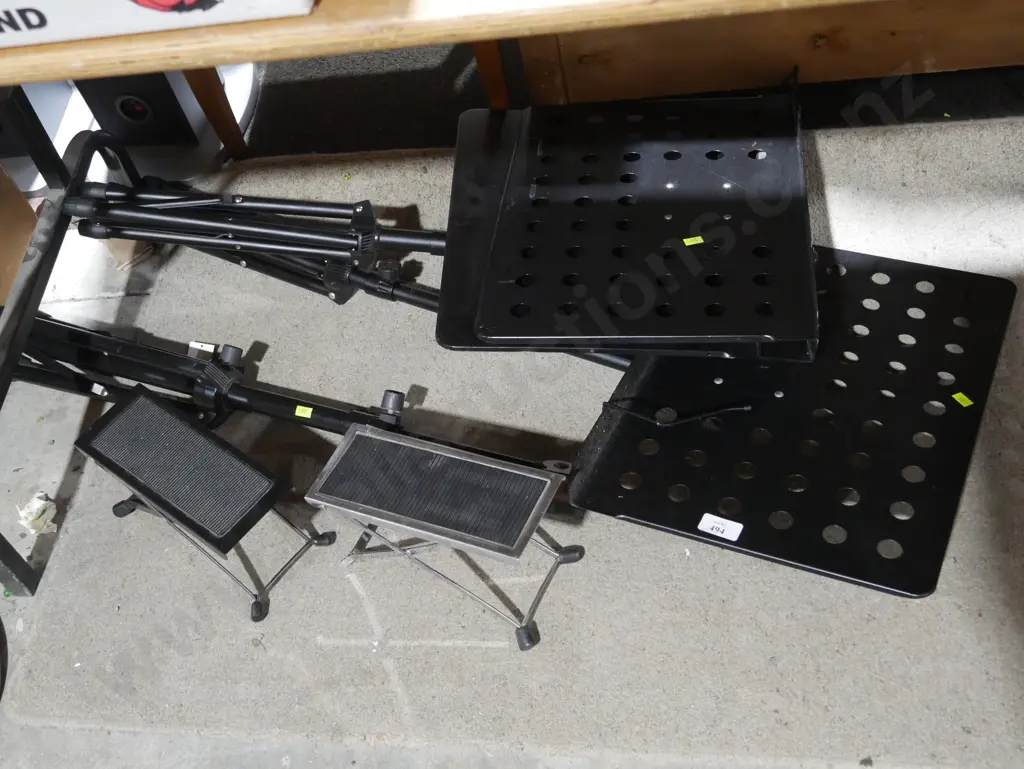 Musical stands Image 1++