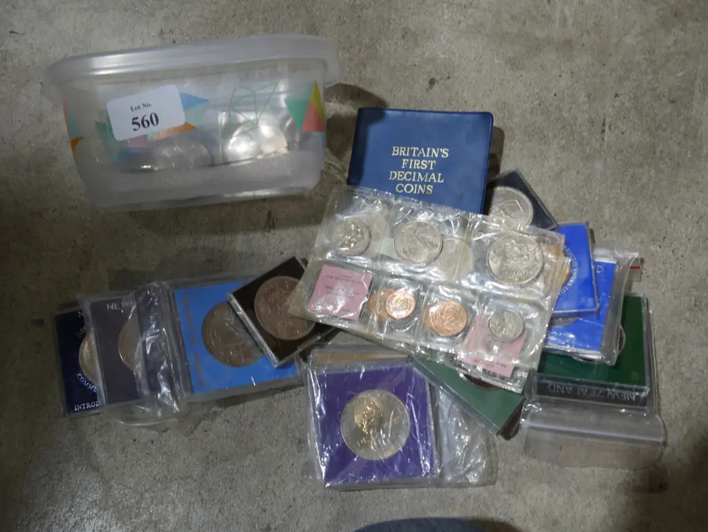 Cased coins Image 1++