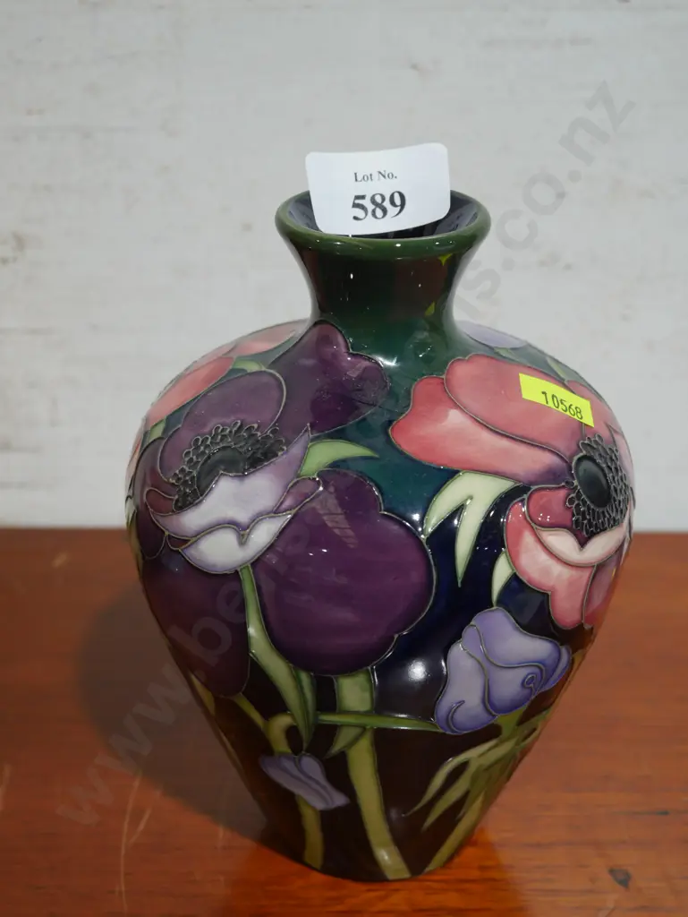 Moorcroft vase Image 1++