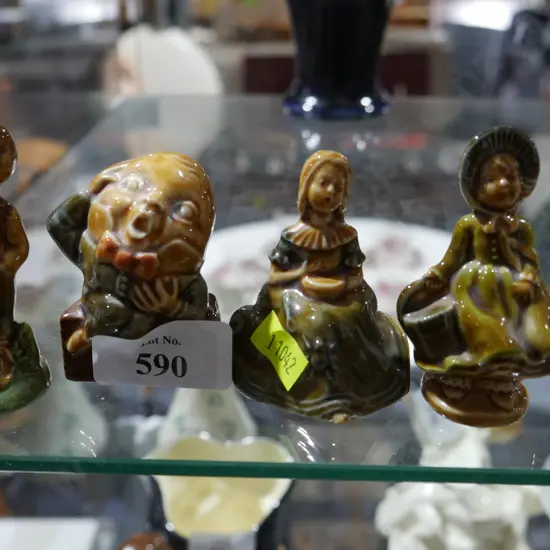 4 large size Wade whimsies