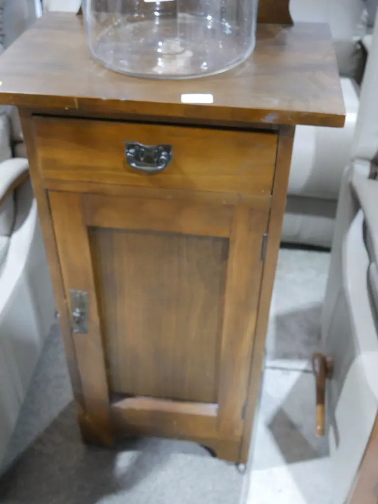 Wooden cabinet Image 1++