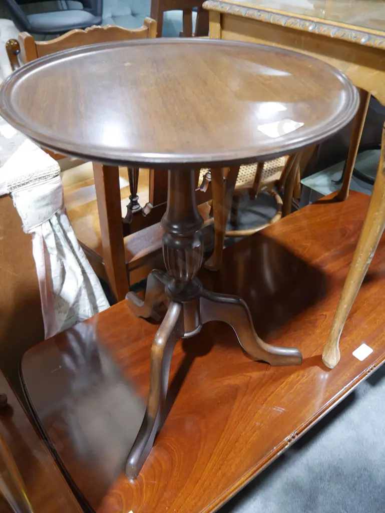 Wine table Image 1++