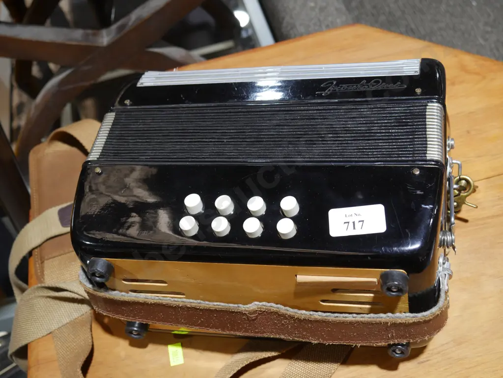 Button accordion Image 1++