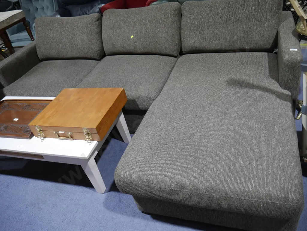 L shape couch Image 1++