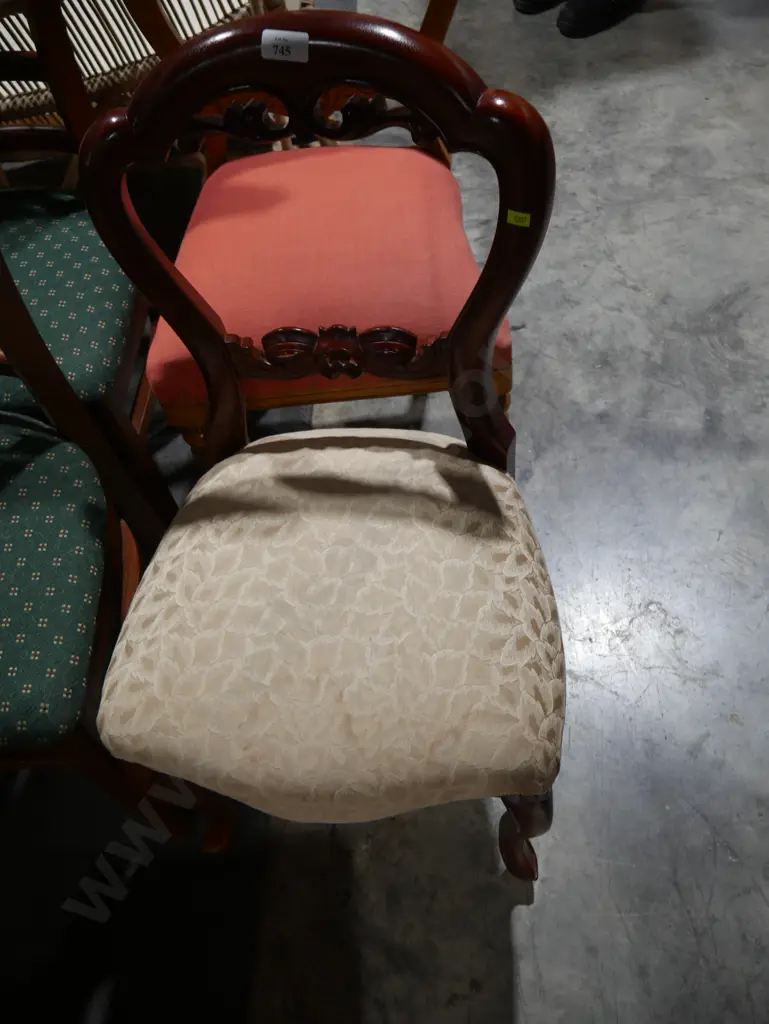 Balloon back chair Image 1++