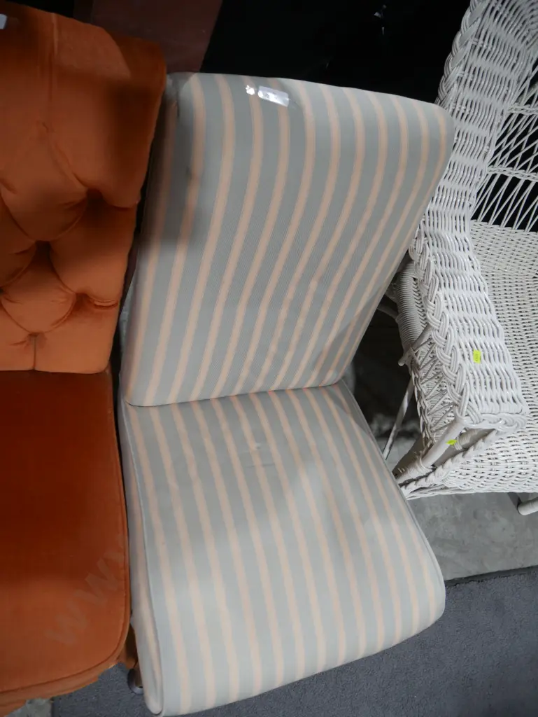 Bedroom chair Image 1++