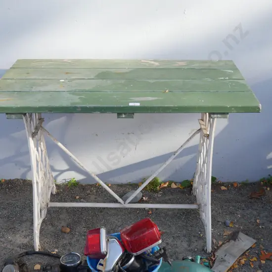 Sewing machine base table