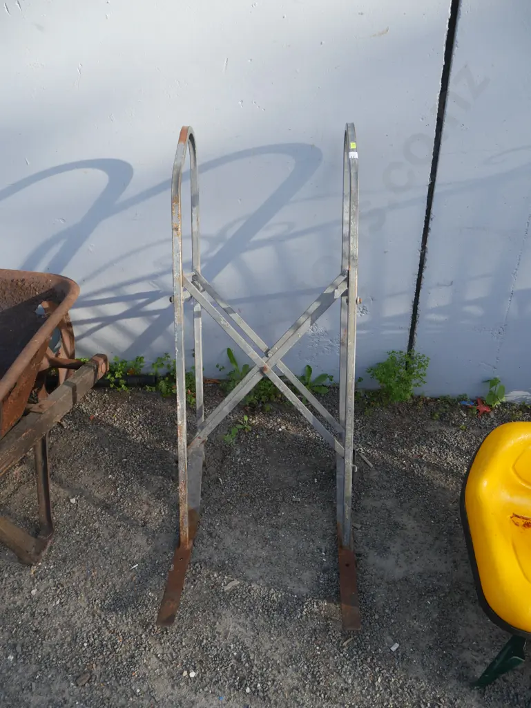 Metal trolley Image 1++