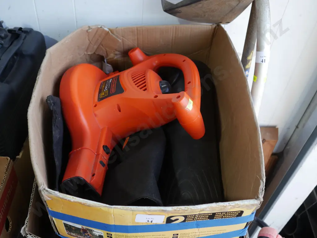 Black and Decker blower vac Image 1++