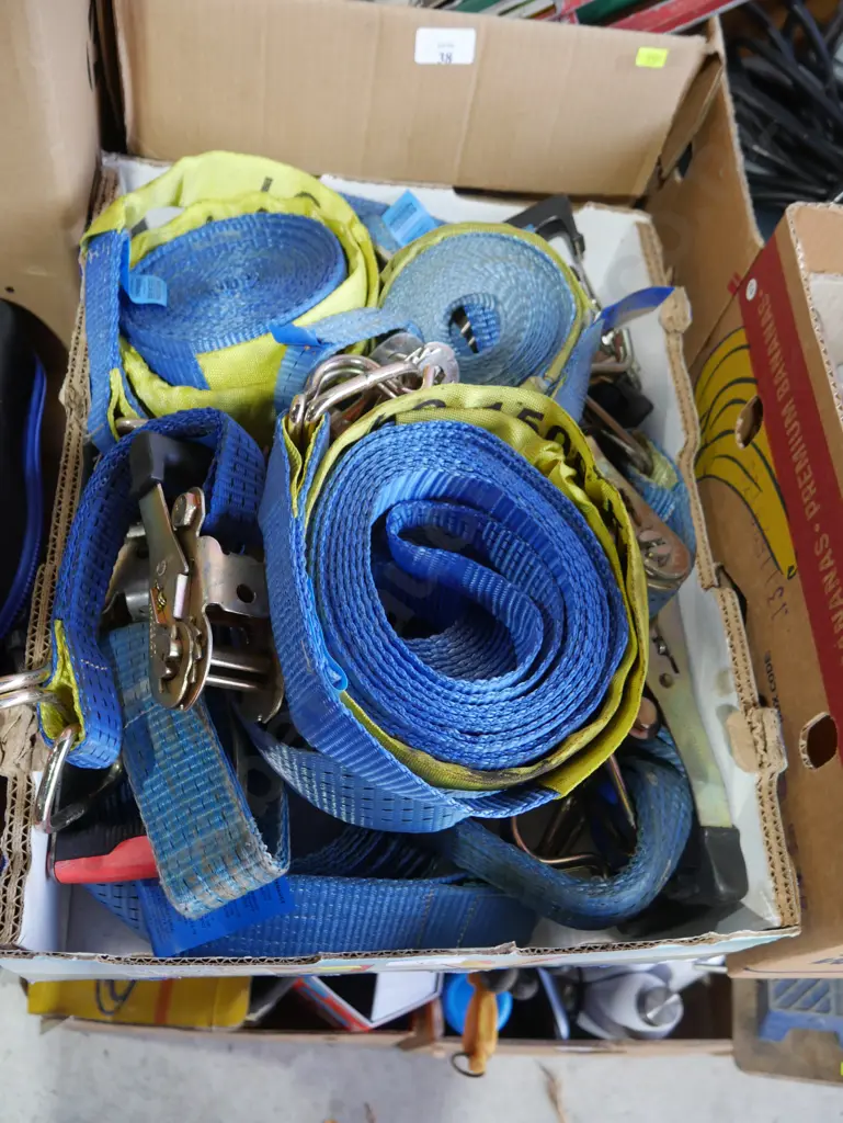 Ratchet tie downs Image 1++