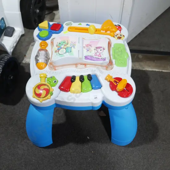 Child's play table