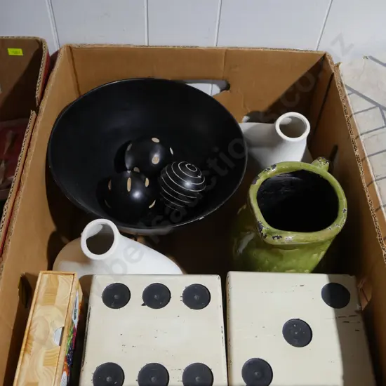 Vases, wood bowl and balls, etc