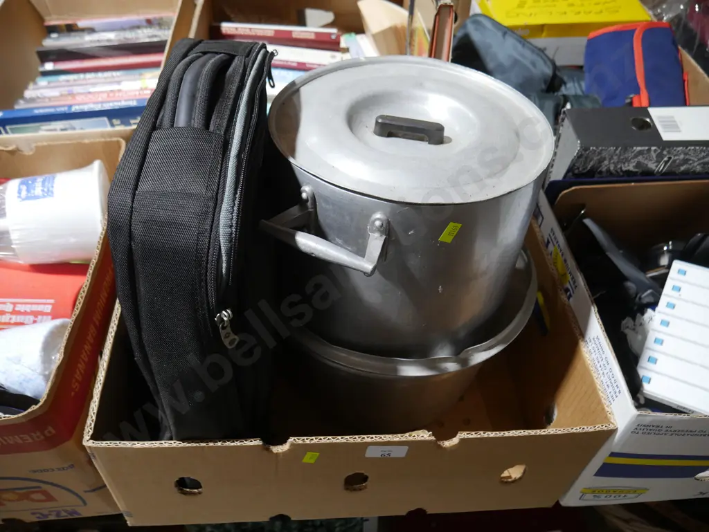 Laptop bag, stock pots Image 1++