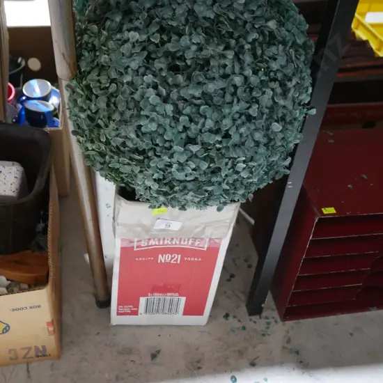 2 artificial plant balls