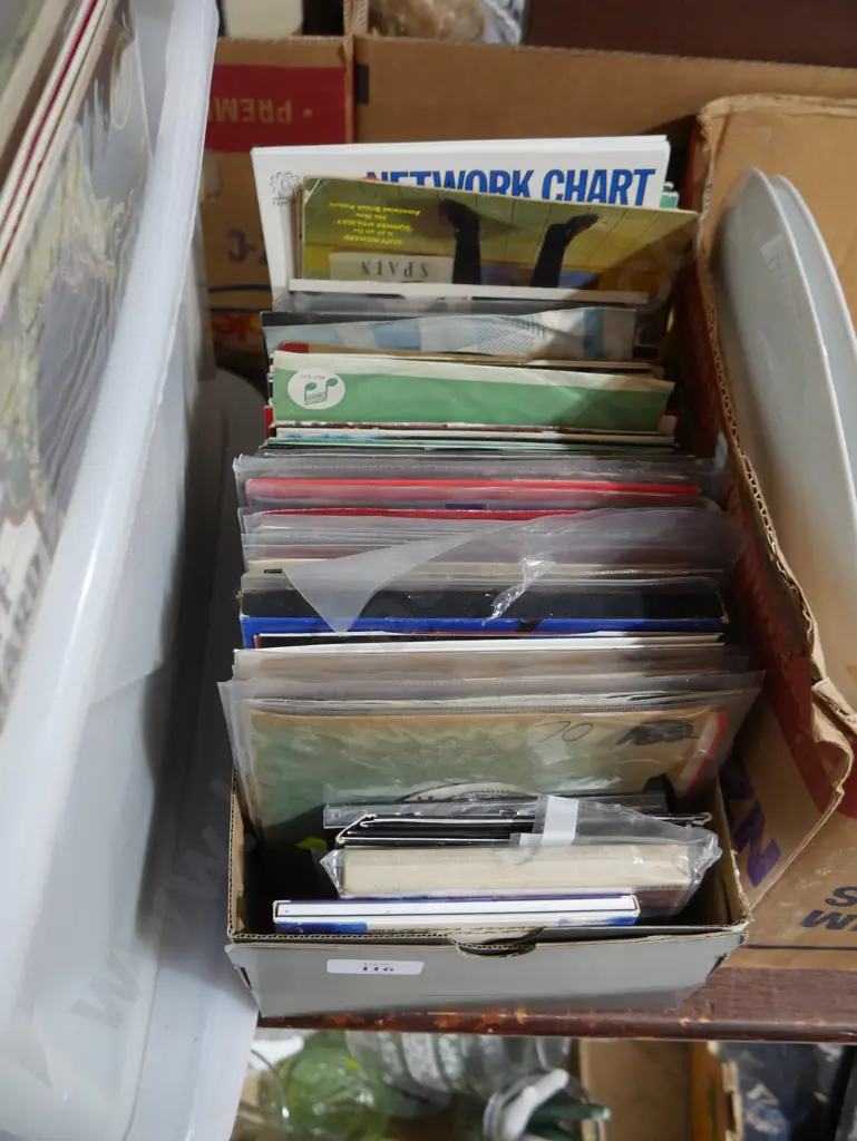 Assorted Cliff Richard 45 records Image 1++