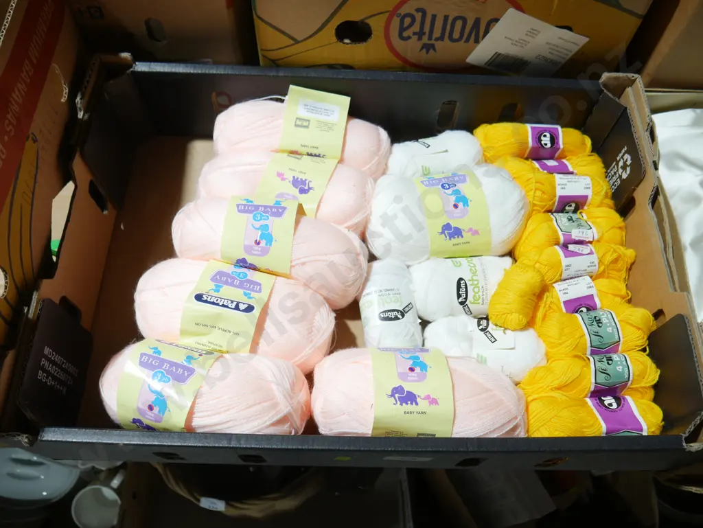 Baby knitting yarn ~ acrylic Image 1++