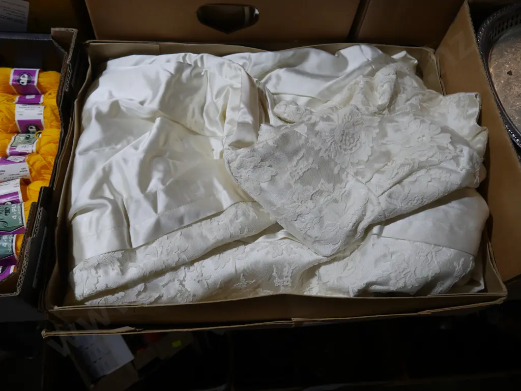 Wedding dress Image 1++