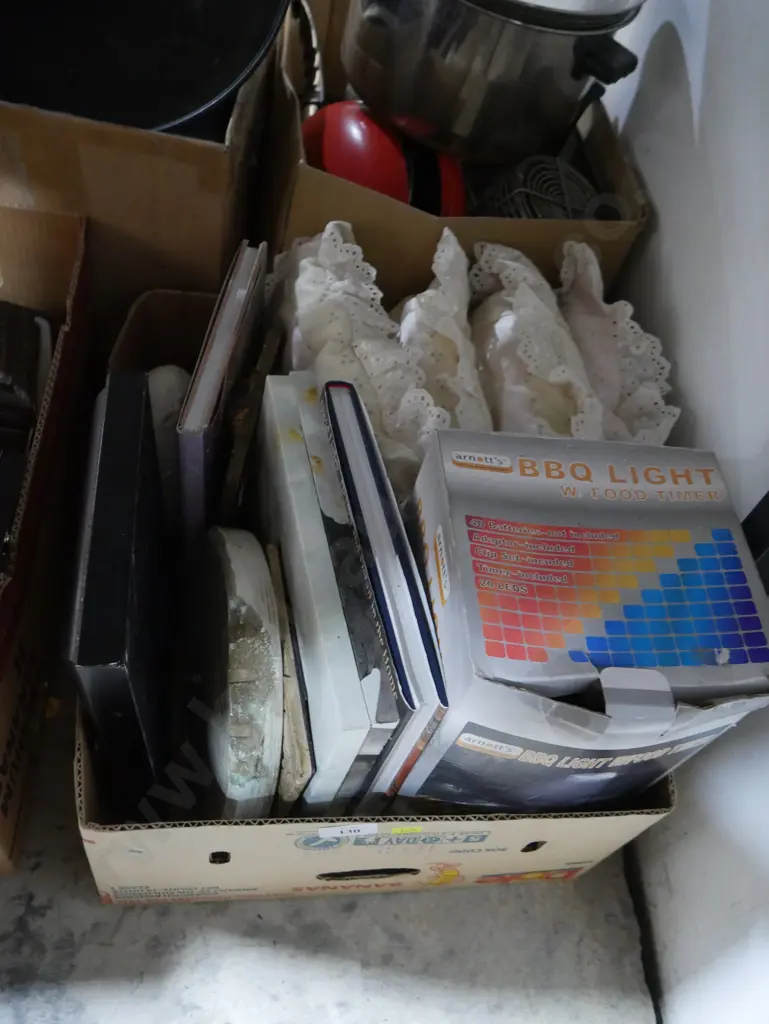 Barbecue light, cushions etc Image 1++