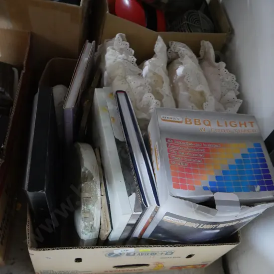 Barbecue light, cushions etc