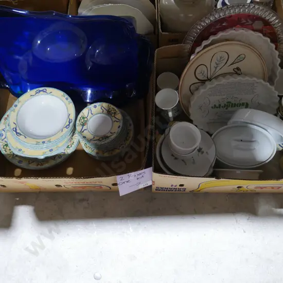 Two boxes of kitchenware
