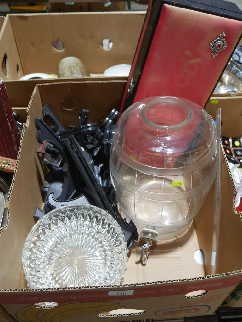 Plate display stands, port decanter Image 1++