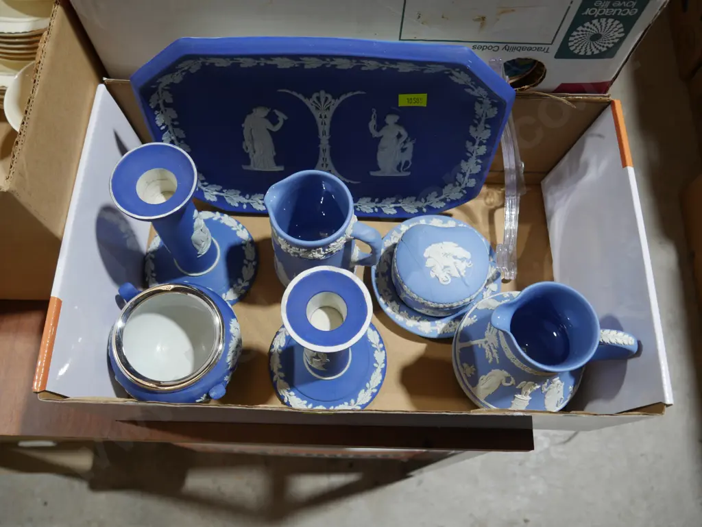 Box of Wedgewood china Image 1++