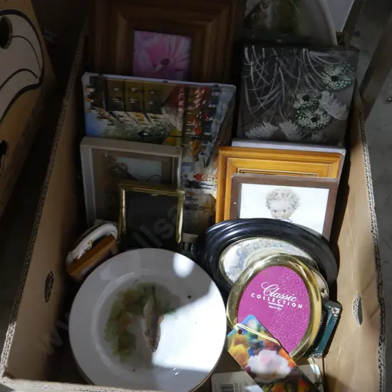 Picture frames, artworks etc