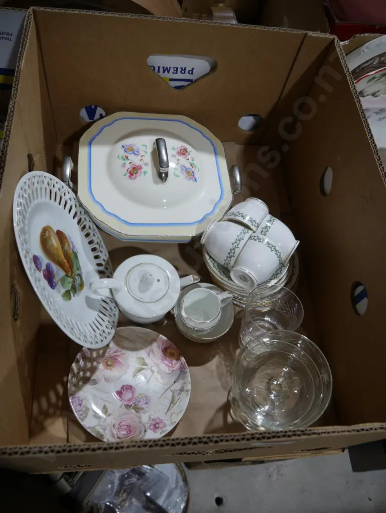 Assorted china and glassware Image 1++
