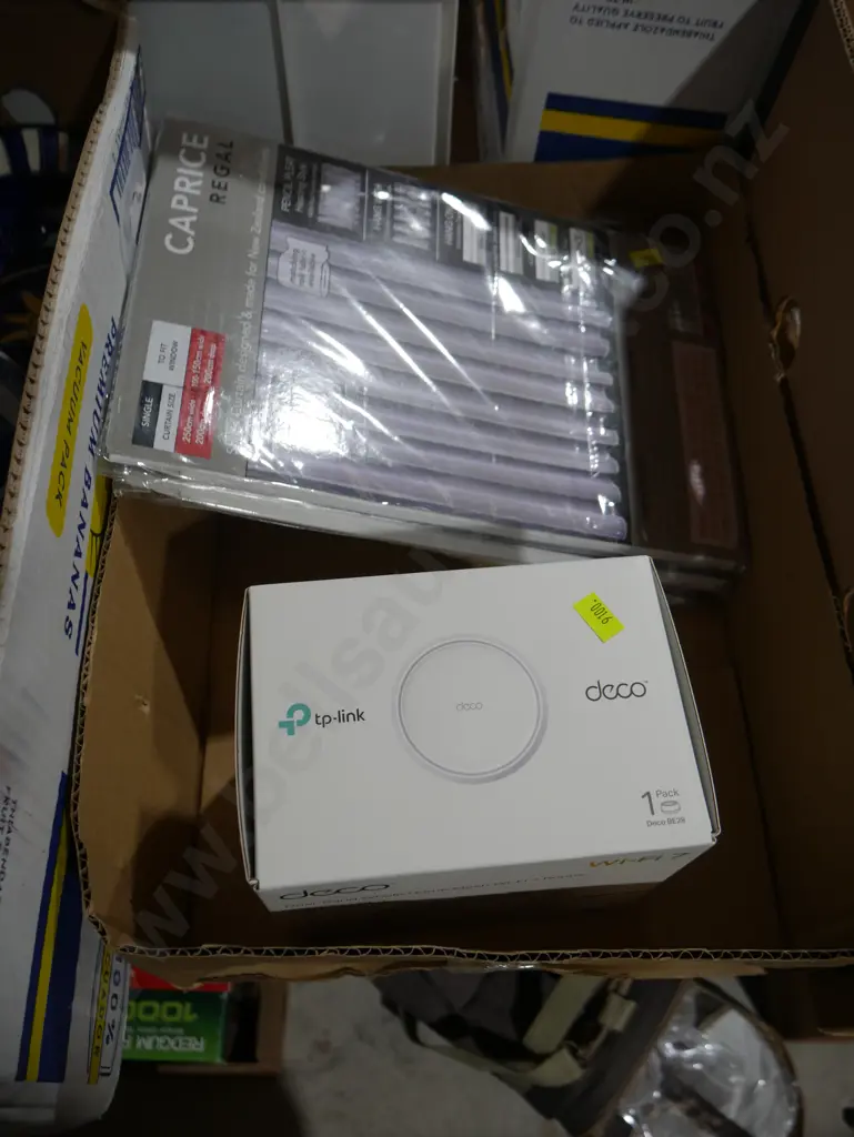 Deco mesh router and sheer curtains Image 1++