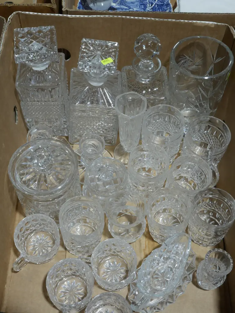 Decanters, glassware Image 1++