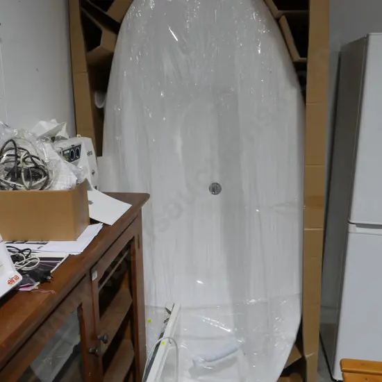 Freestanding new bath