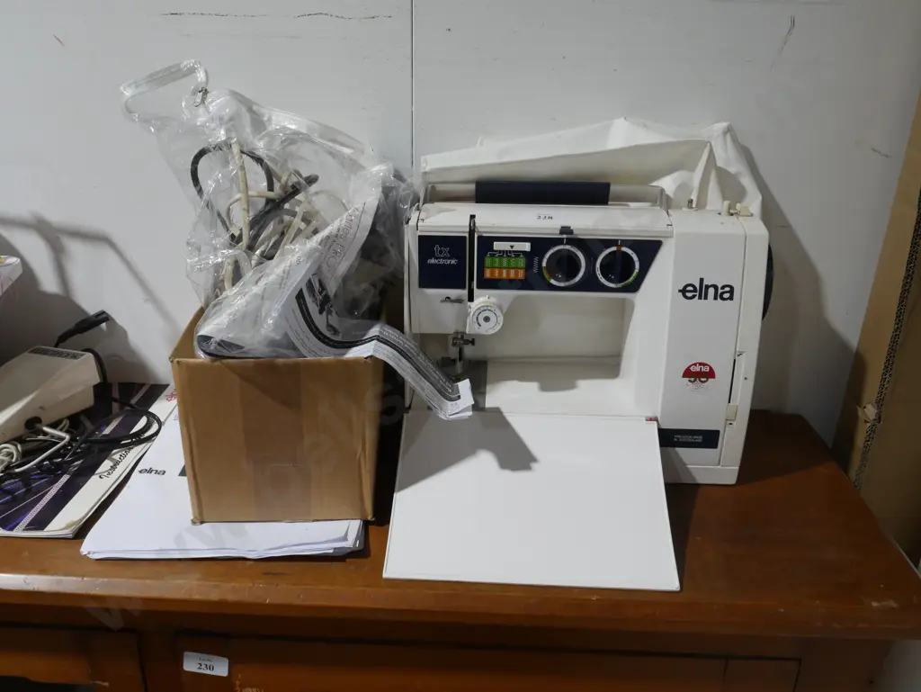 Elna sewing machine Image 1++