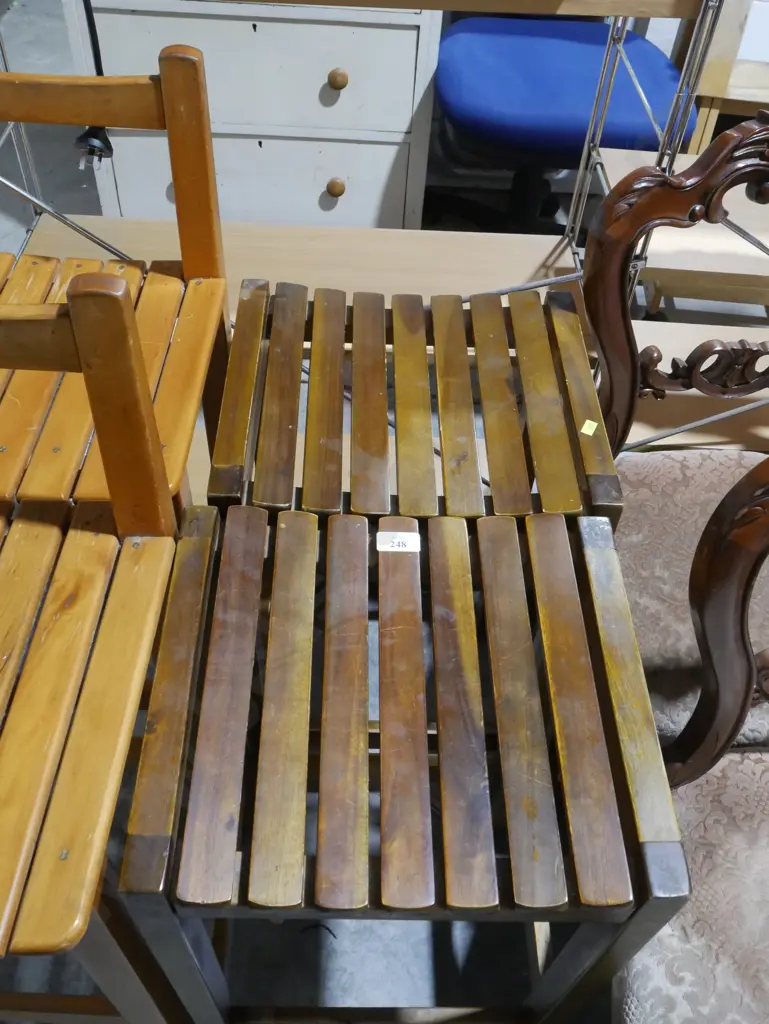 2 bar stools Image 1++