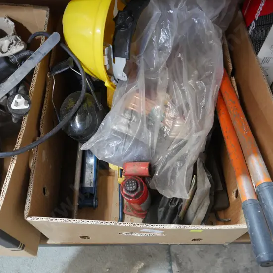 Assorted workshop sundries