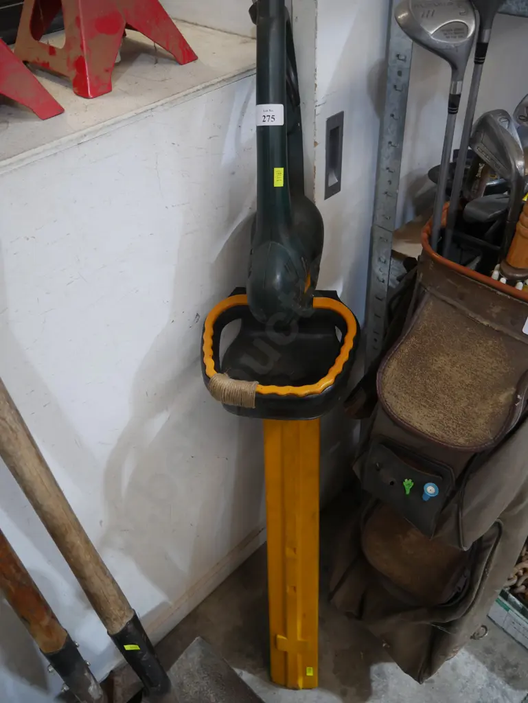 Electric hedge trimmer Image 1++