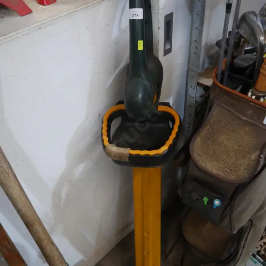 Electric hedge trimmer