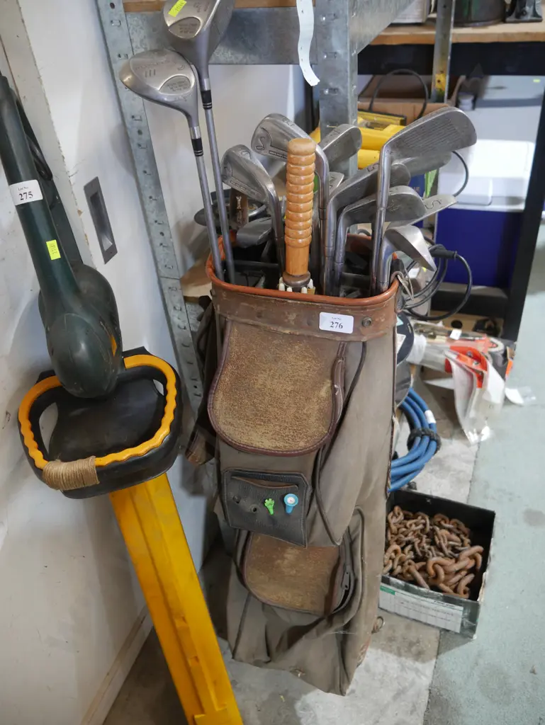 Golf clubs and bag Image 1++
