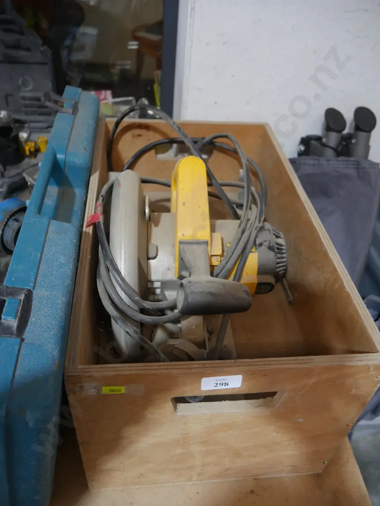 DeWalt circular saw Image 1++