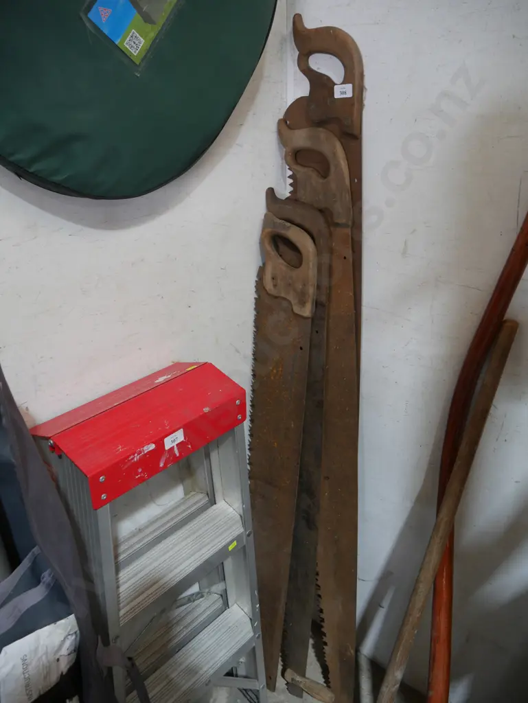 4 large saws Image 1++