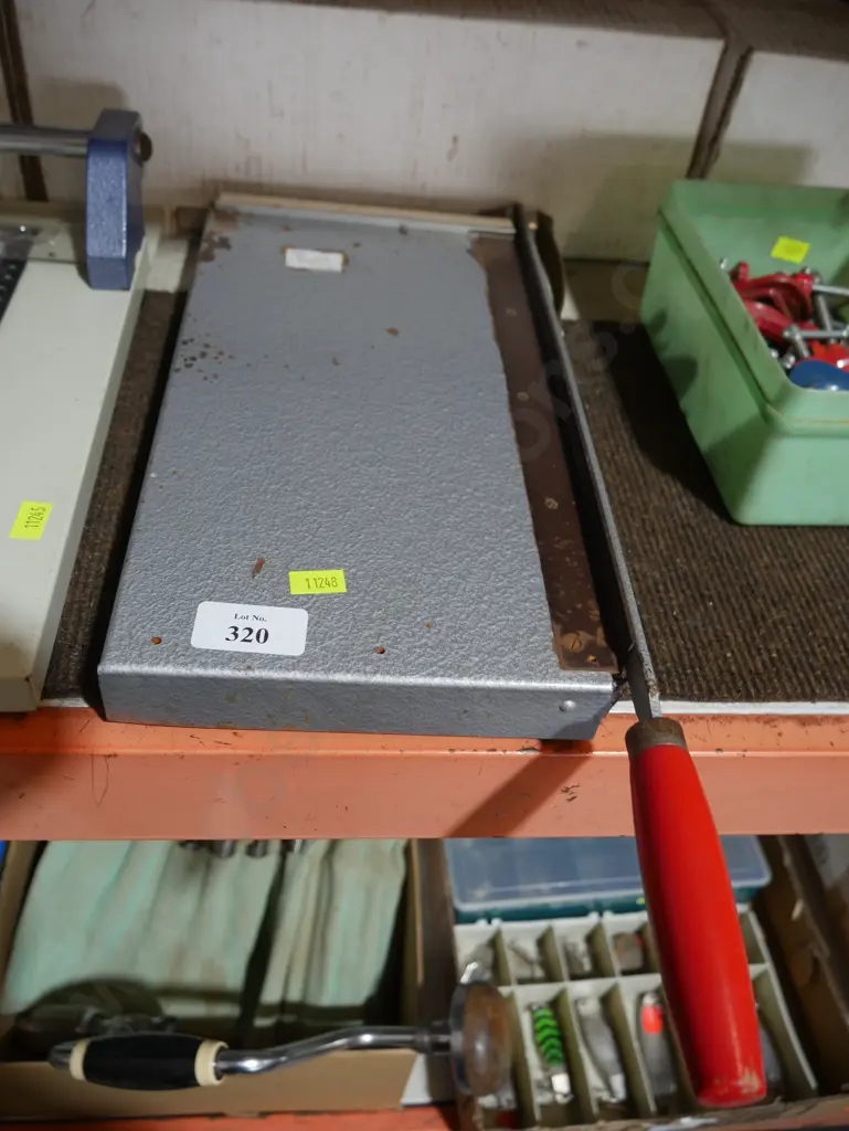 Guillotine Image 1++