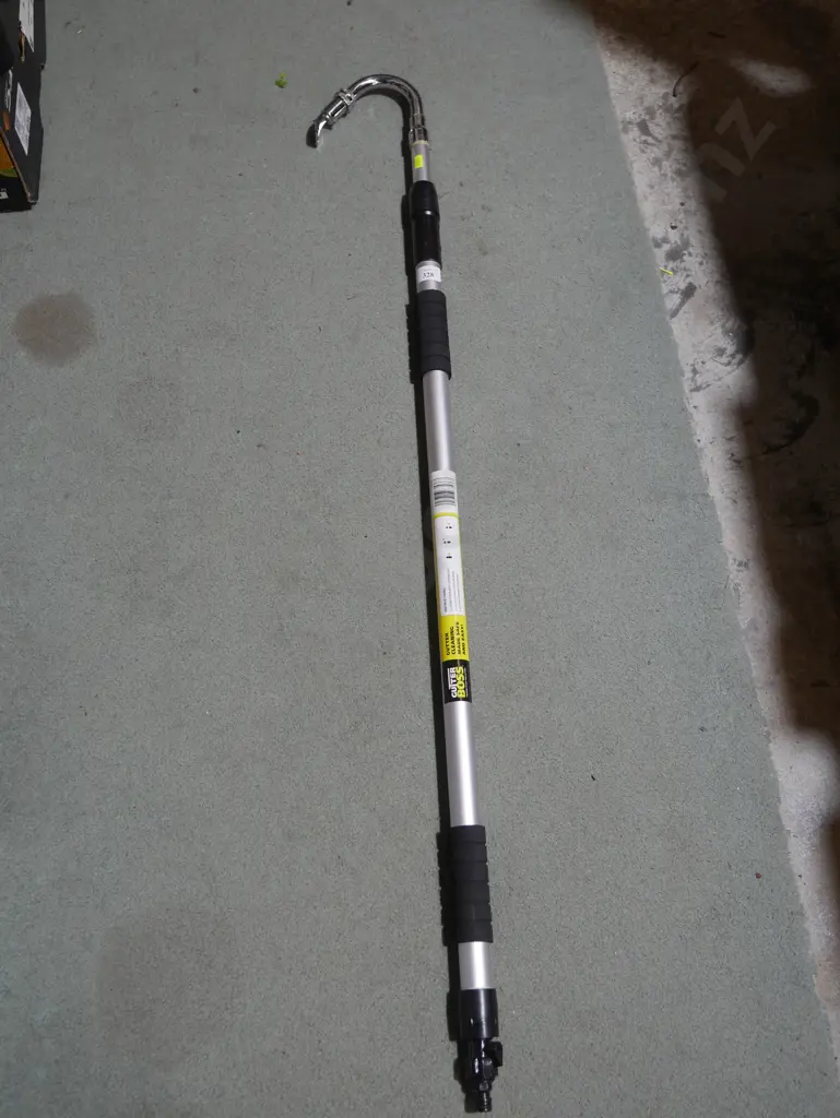 Gutter cleaner Image 1++